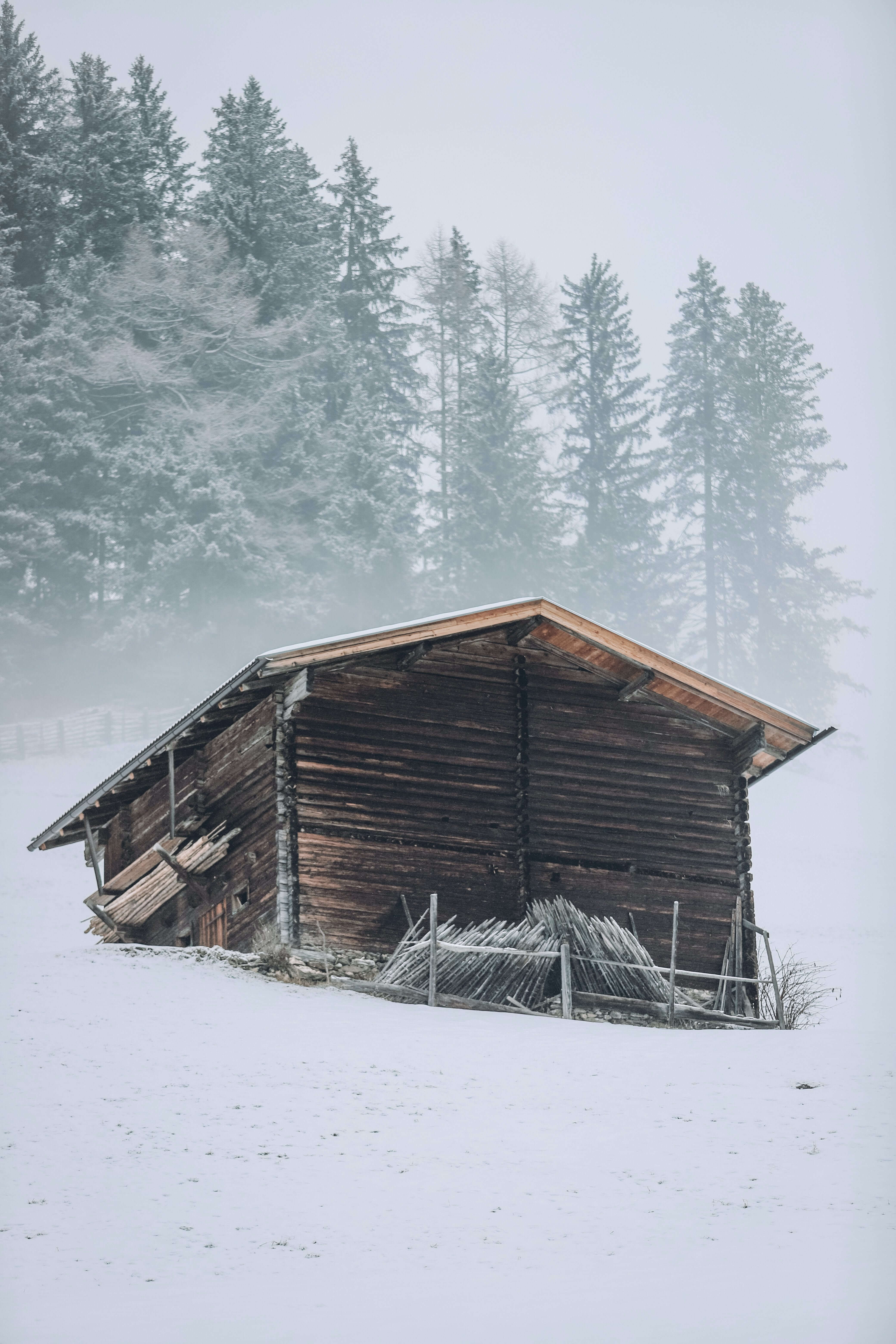 a picture of a house on the side of a mountain
